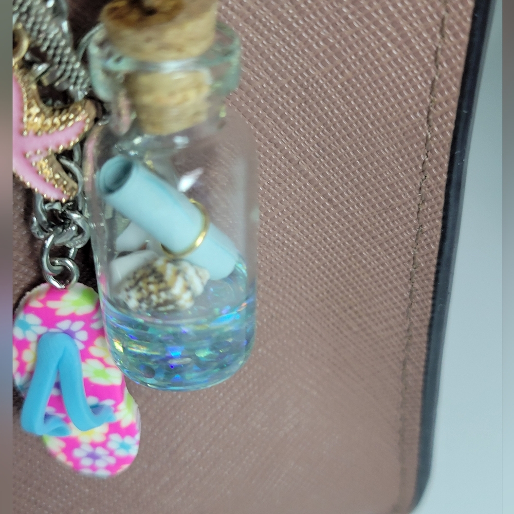 ☀️TOTALLY BEACHY 🏖 keychain Handmade With Fun Summer Charms LOOK 👀FOB - Picture 4 of 12